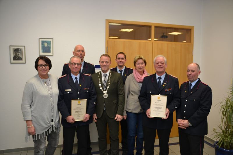 Dinkelmann und Nickel seit 25 Jahren Führungskräfte der Feuerwehr