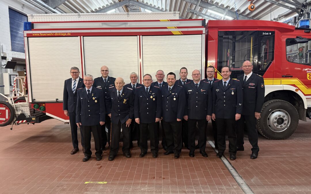 Feuerwehr Dinklage ehrt Mitglieder für langjährige Mitgliedschaft